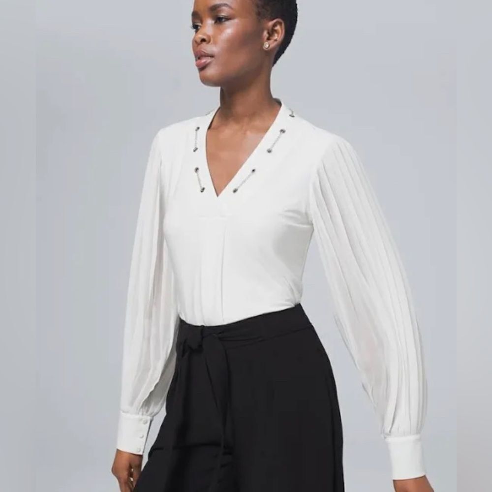 White House Black Market Chain Detail blouse size XS.